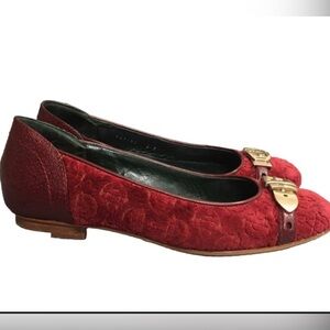 GUCCI Red Velvet Equestrian Horse Bit Gold Buckle Flats. Size 5.